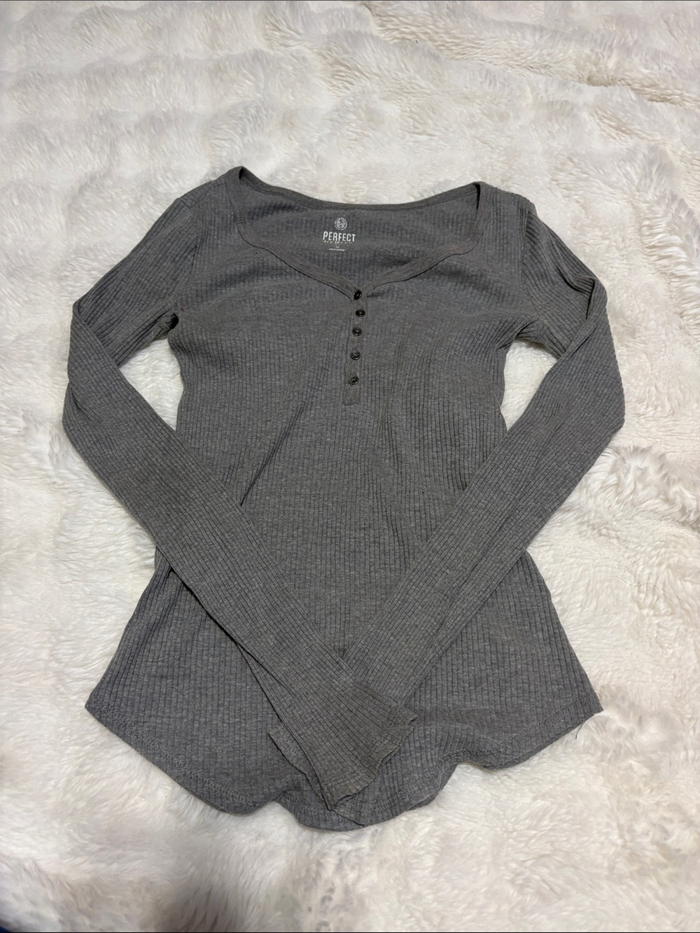 Ribbed Long-Sleeve Henley Top - Charcoal Gray